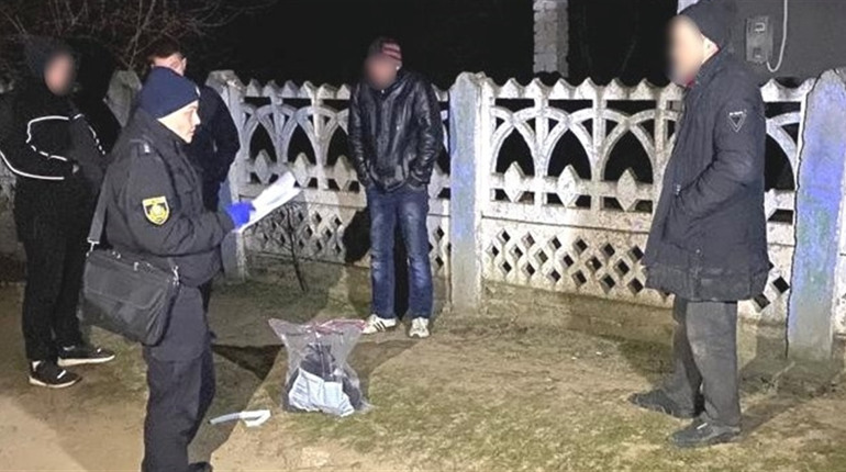 Побили та пограбували пенсіонерку: На Херсонщині затримали двох грабіжників
