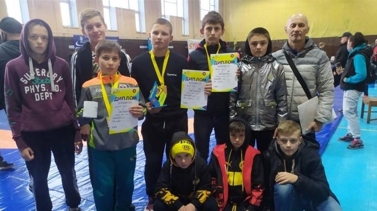 Фото дня: вихованці спортшколи "Юність" стали призерами Всеукраїнського турніру з вільної боротьби