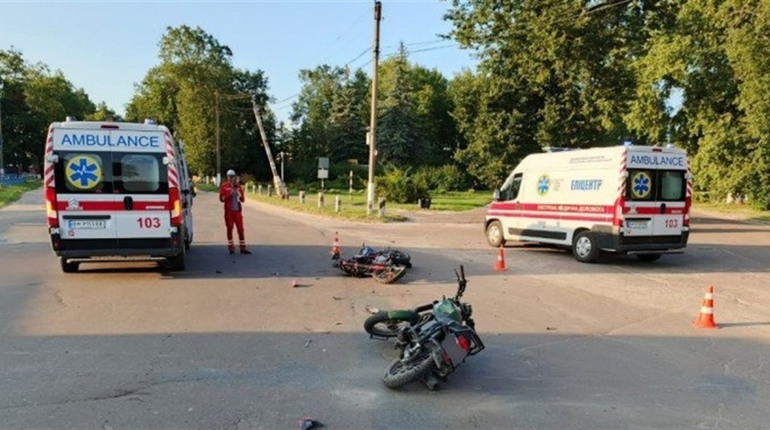 Смертельна ДТП у Шостці. Загинув водій мотоцикла, постраждали двоє підлітків