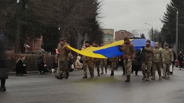 Барська громада провела в останню путь захисника та Героя Олександра Ляхновича