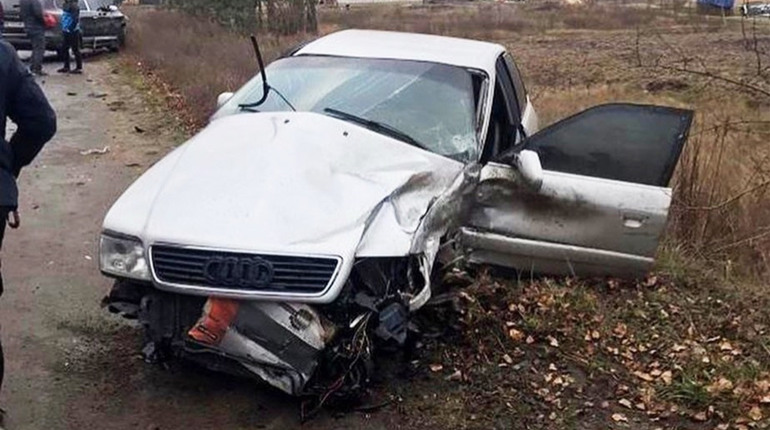 У Володимирці зіткнулися два авто: один з водіїв у реанімації