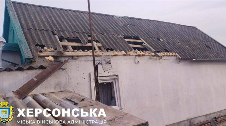 На Херсонщині армія рф атакувала критичну та соціальну інфраструктуру, житлові квартали