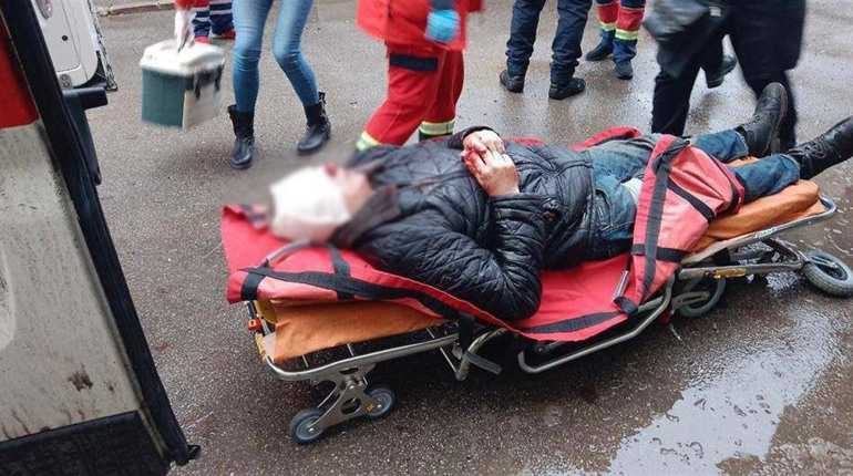 Ворог вдарив по житловому кварталу Херсона, є загиблі