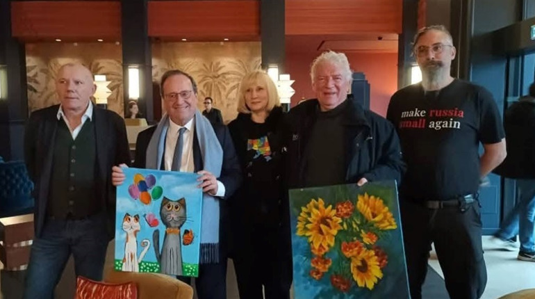 Як картина 10-річна Ангеліна Юрковська з Шостки опинилась у експрезидента Франції