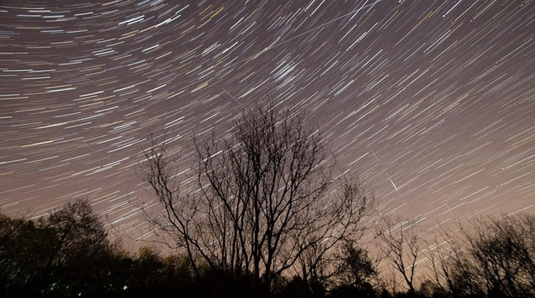 Квітневий зорепад Ліриди-2026 сягне піку вже цієї ночі: як спостерігати