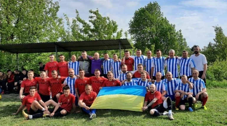 На підтримку ЗСУ. Городоцькі футболісти зібрали понад 5 тис грн на благодійному матчі