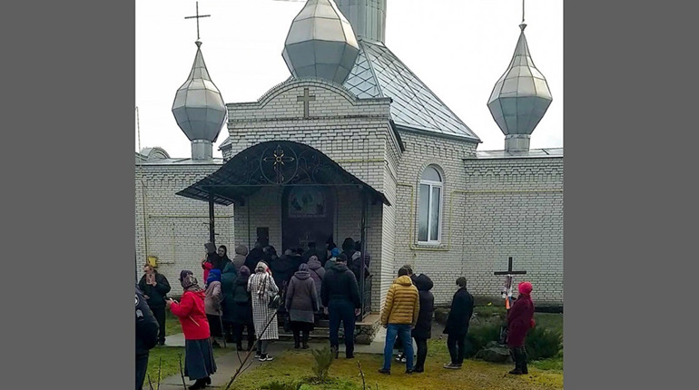 У Липовці на Кагарличчині під час штовханини між прихожанами УПЦ та ПЦУ біля храму вмер чоловік