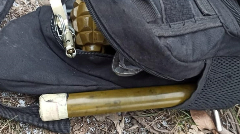 В Умані поліція затримала підозрілого чоловіка, в якого виявили боєприпаси та наркотики