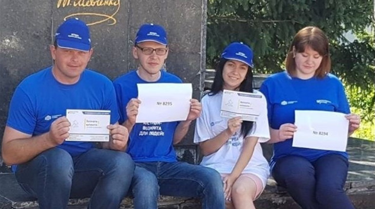 Флешмоб під хештегом  #ЧужихДітейНеБуває: про що розповіли працівники Мін’юсту у Кременці