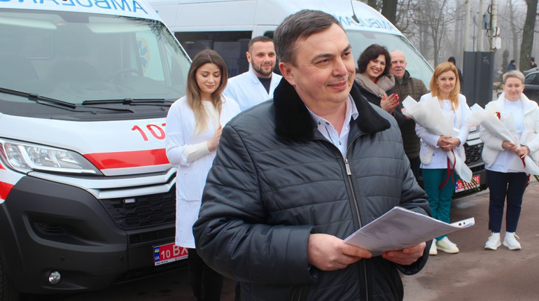 Директор Городоцької лікарні отримав ключі від нового сучасного реанімобіля