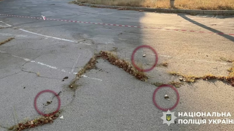 Окупанти мінують Херсон "пелюстками" різних кольорів (фото)