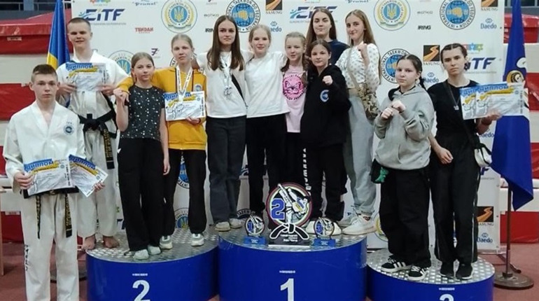 Переяславські таеквондисти клубу «Акула» на відкритому чемпіонаті Києва вибороли 21 медаль