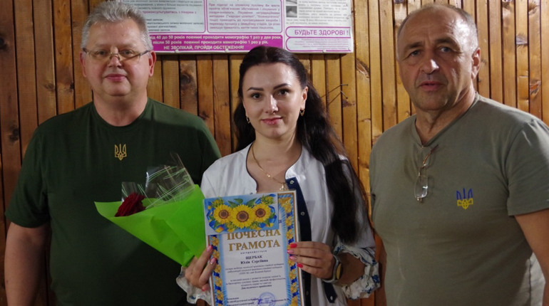 У Великобурлуцькій громаді з професійним святом вітали медиків