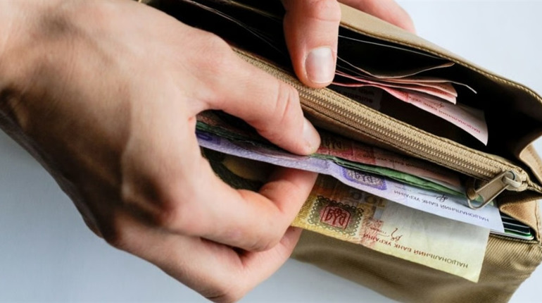 Нацбанк з 2-го березня вилучає деякі паперові банкноти: ними не можна буде розраховуватись