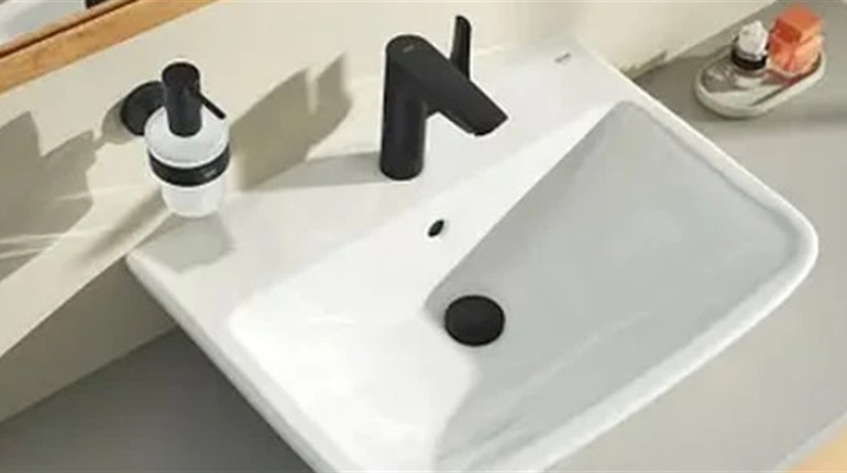 Сенсорні крани: сучасні рішення для комфорту