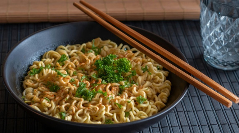 Локшина швидкого приготування для дому, офісу й дороги