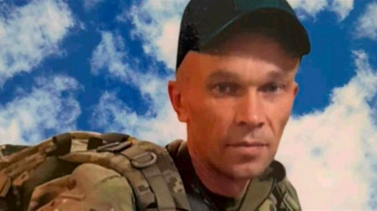 "Чекала, молилася, вірила": мама Руслана Буйлука розповіла про сина, якого забрала війна