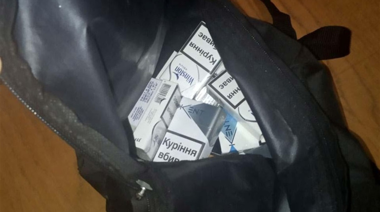 У Вараші поліція упіймала двох неповнолітніх на крадіжці цигарок