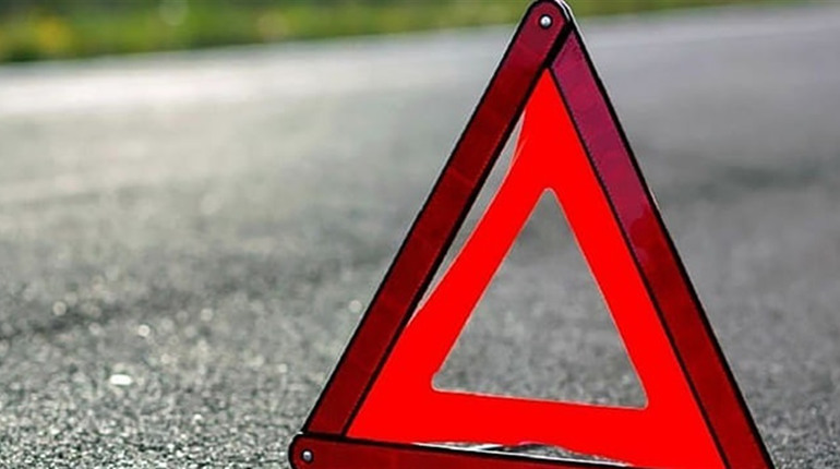 На Смілянщині сталася аварія: авто влетіло у паркан