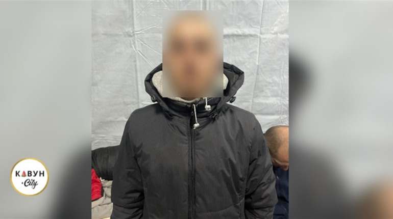 Правоохоронці затримали херсонця, який під час пиятики до втрати свідомості побив чоловіка