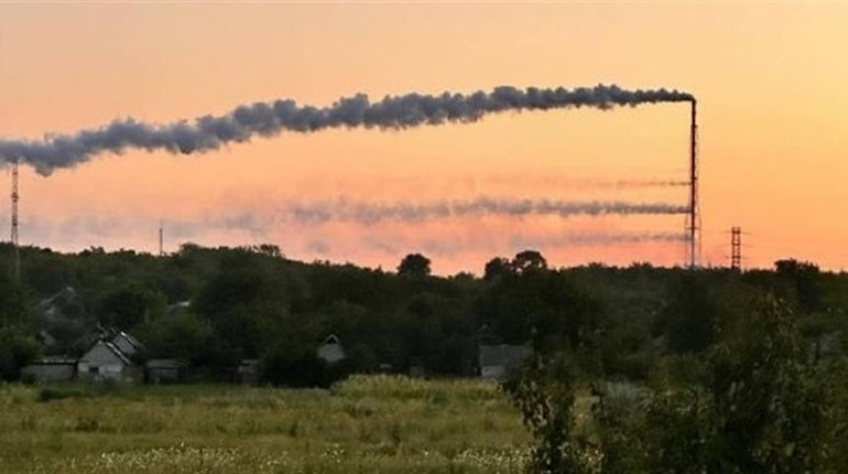 Кислотна хмара над Жовтими Водами: мешканці знову скаржаться на сморід і небезпечні викиди