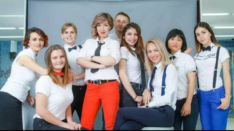 «Випускників моєї школи вже чекають в салонах»: Ольга Наумова розповіла, як стати перукарем