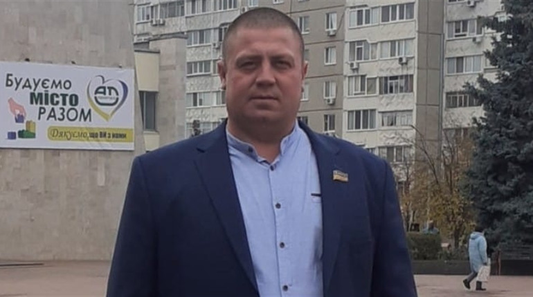 Депутат Денис Кравченко: необхідні комунікація й визначення з пріоритетами. Редакційна кава