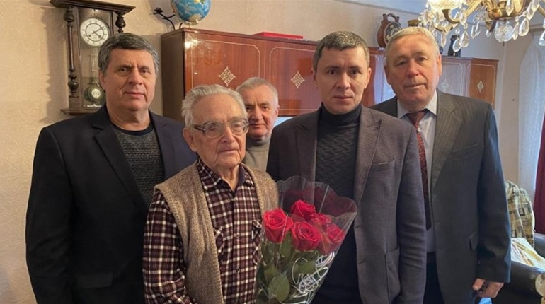 Мелітополець, який науці та освіті присвятив життя