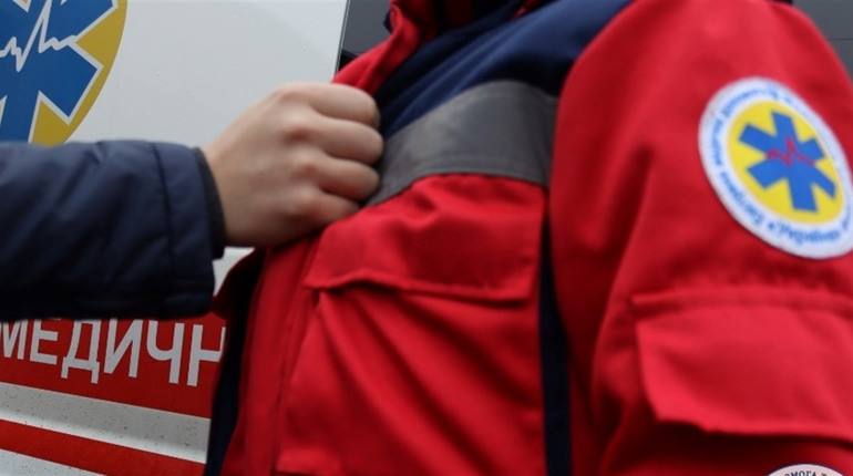 У Смілі п’яний вдарив фельдшерку швидкої та обзивав медиків нецензурними словами