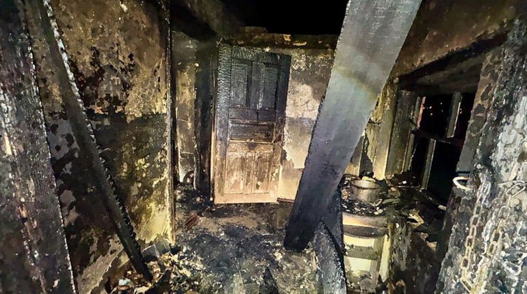 Підпалив будинок через сварку з жінкою: у Первомайську затримали 27-річного підозрюваного