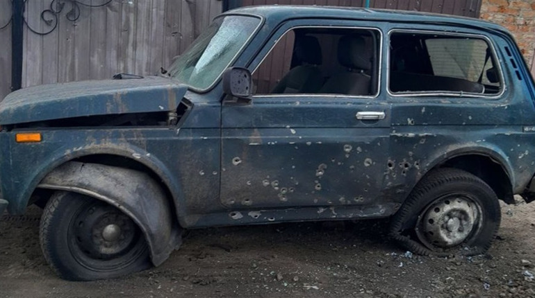 Росіяни атакували дроном автівку лісівника біля Шалигиного: чоловік дивом вижив (ФОТО)
