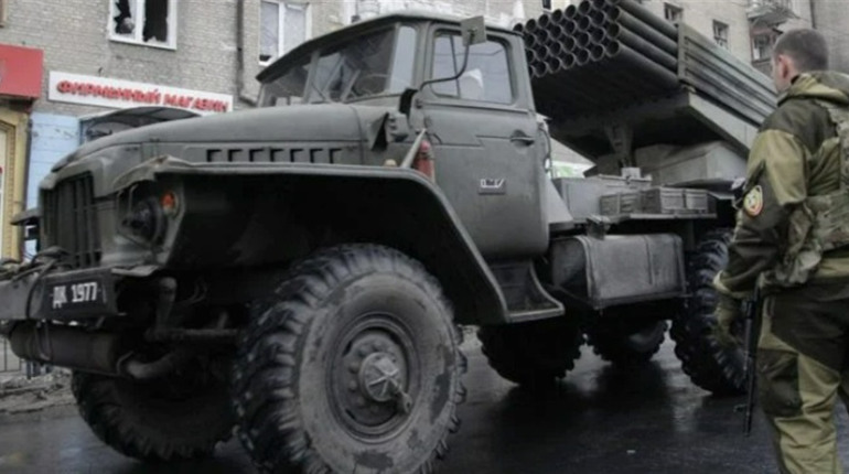 Загарбники розмістили "Гради" у Таврійську біля житлових будинків