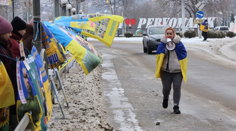 «Не мовчи! Полон вбиває!» Як пройшла акція у Первомайську: фоторепортаж