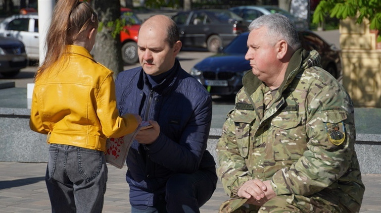 Нагороду Захисника з Фастова Петра Чеховича отримала його донька