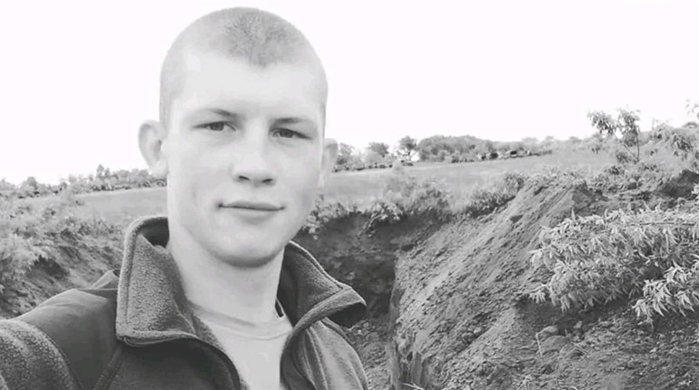 Усіх небайдужих просять підписати петицію про присвоєння почесного звання загиблому Герою зі Сміли