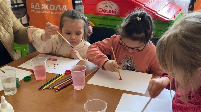 Творчість як терапія: у дитячій амбулаторії відбувся яскравий майстер-клас