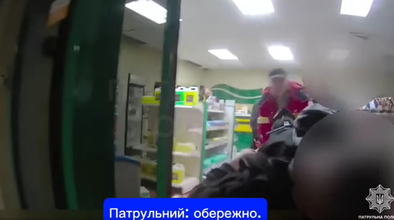На трасі Київ — Чоп патрульні надали домедичну допомогу пораненому внаслідок атаки безпілотника