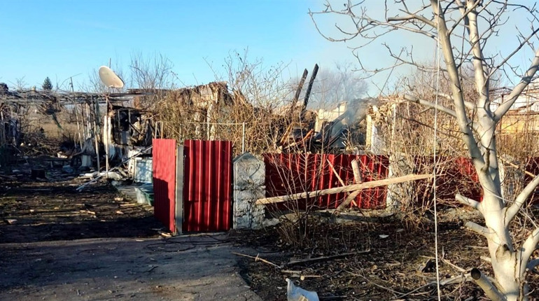 Російські терористи обстрілюють Херсонщину: руйнують житлові будинки та інфраструктуру