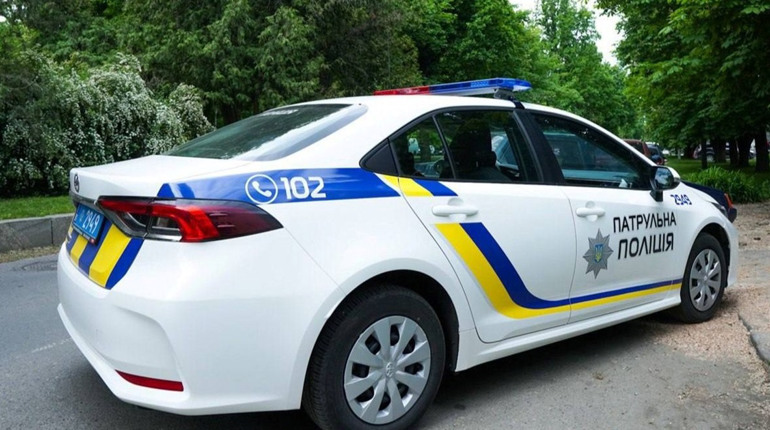 У Переяславі двох чоловіків затримали з наркотиками, жінку надурили онлайн-шахраї: хроніка поліції