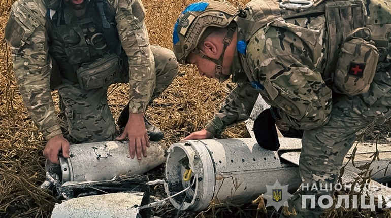 «Бомба-ракета». На Сумщині вибухотехніки поліції знешкодили вдосконалену версію авіабомби рф