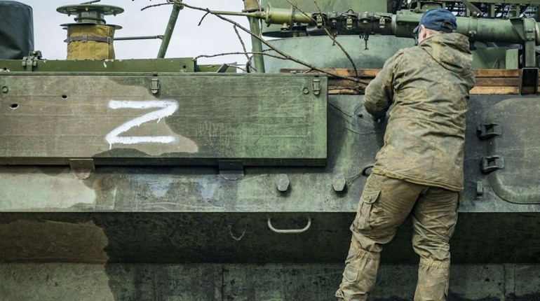 У Каховці окупанти панікують,, в Новій Каховці міняють борди, у Таврійську підвозять воду