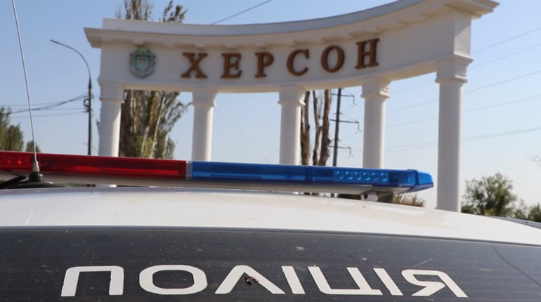 Вночі окупанти били по селищу під Херсоном: троє постраждалих