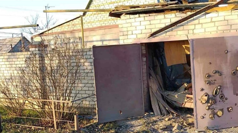 На Херсонщині армія рф завдала ударів по житлових кварталах, критичній та соціальній інфраструктурі