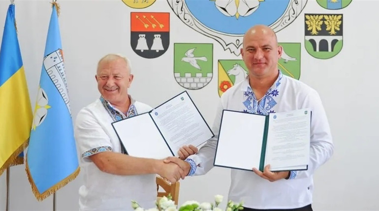 У Сатанова з’явилося перше місто-побратим. Підписано меморандум про співпрацю з Чортковом