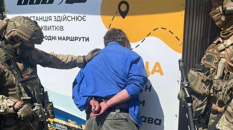 Довічне ув’язнення за держзраду: таке покарання чекає на черкащанина за співпрацю з ФСБ