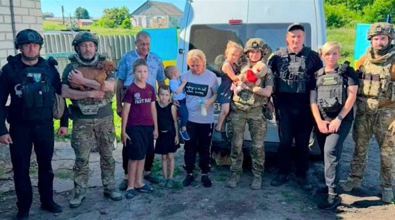 Із населених пунктів Великобурлуцької громади евакуйовано всіх дітей
