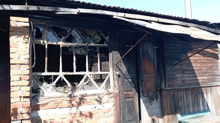 Родина захисника, у якої вщент згорів будинок, звертається по допомогу