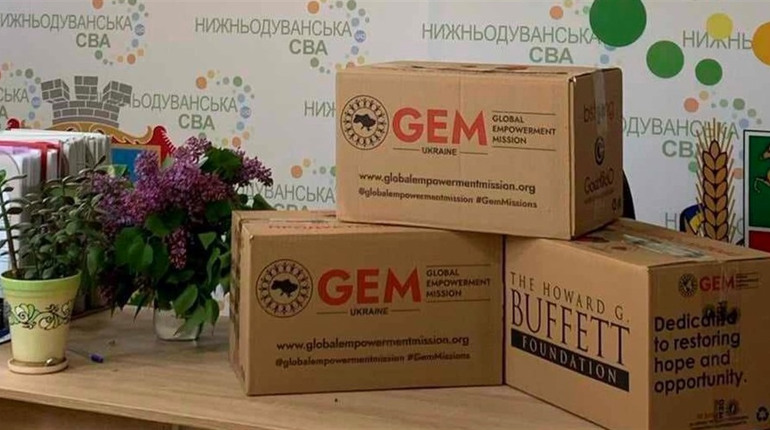 Переселенцям з Луганщини видаватимуть продовольчі набори від благодійників. Куди звертатися