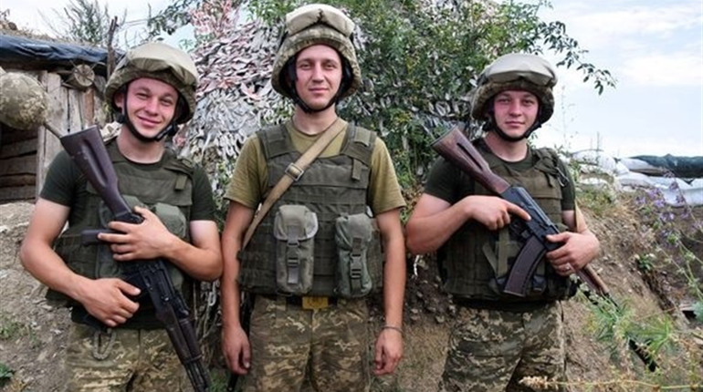 Брати по крові та зброї: у "тридцятці" служать три рідних брата