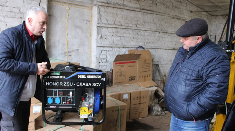 Різдвяний подарунок для сіл: Менська громада придбала 11 генераторів для старостатів